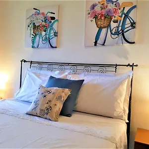 https://casa-cristina2c-cris.hotelitalianriviera.com